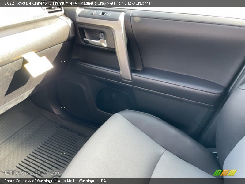 Magnetic Gray Metallic / Black/Graphite 2022 Toyota 4Runner SR5 Premium 4x4