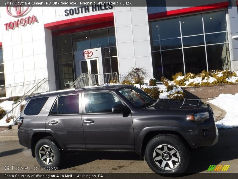 Magnetic Gray Metallic / Black 2017 Toyota 4Runner TRD Off-Road 4x4