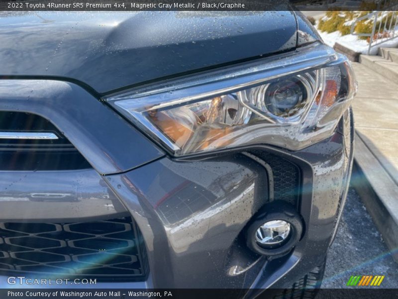Magnetic Gray Metallic / Black/Graphite 2022 Toyota 4Runner SR5 Premium 4x4
