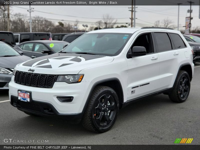 Bright White / Black 2021 Jeep Grand Cherokee Laredo 4x4 Freedom Edition