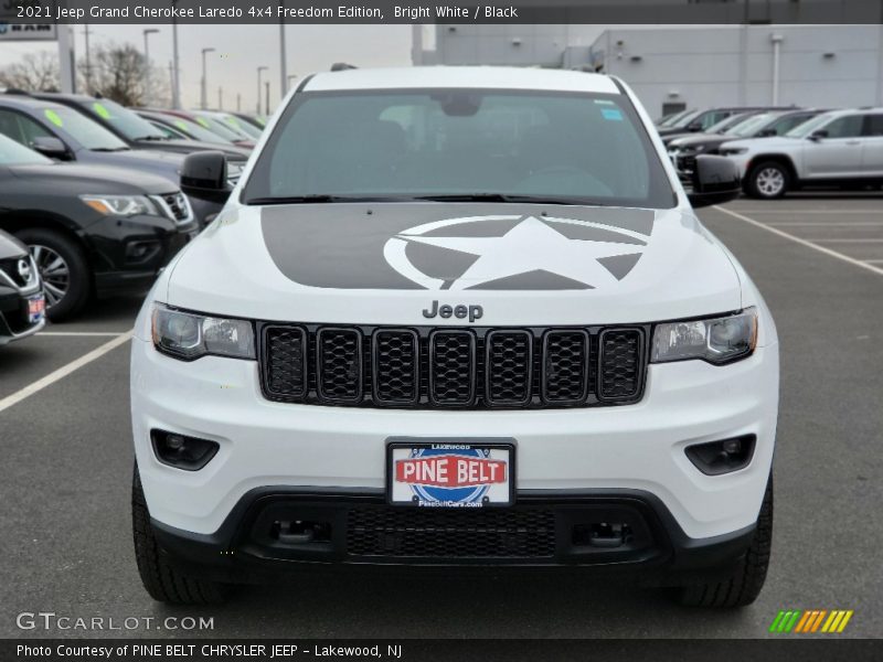 Bright White / Black 2021 Jeep Grand Cherokee Laredo 4x4 Freedom Edition