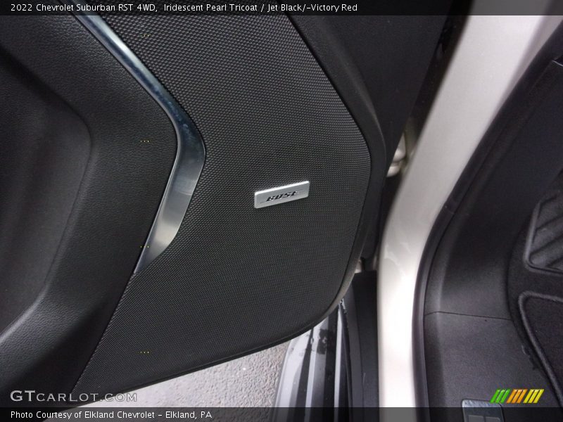 Iridescent Pearl Tricoat / Jet Black/­Victory Red 2022 Chevrolet Suburban RST 4WD