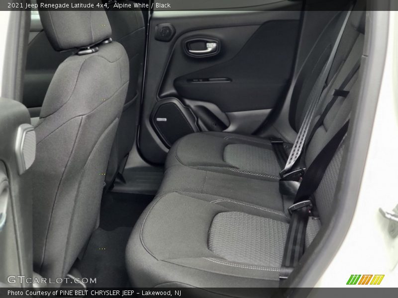 Alpine White / Black 2021 Jeep Renegade Latitude 4x4