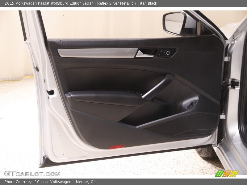 Reflex Silver Metallic / Titan Black 2015 Volkswagen Passat Wolfsburg Edition Sedan