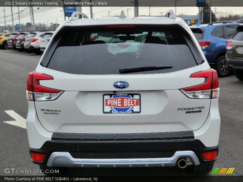 Crystal White Pearl / Black 2022 Subaru Forester Touring