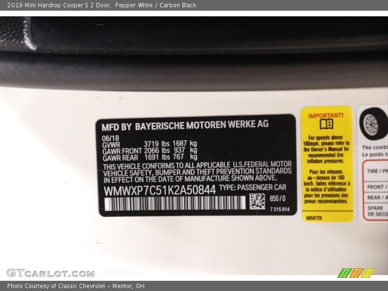 Pepper White / Carbon Black 2019 Mini Hardtop Cooper S 2 Door