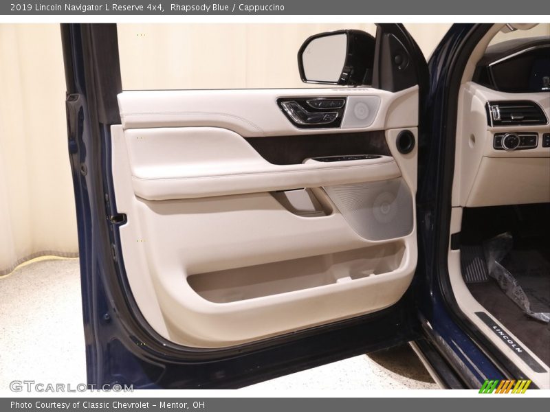 Door Panel of 2019 Navigator L Reserve 4x4