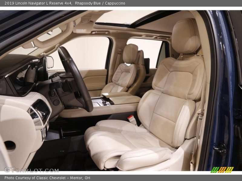 Front Seat of 2019 Navigator L Reserve 4x4