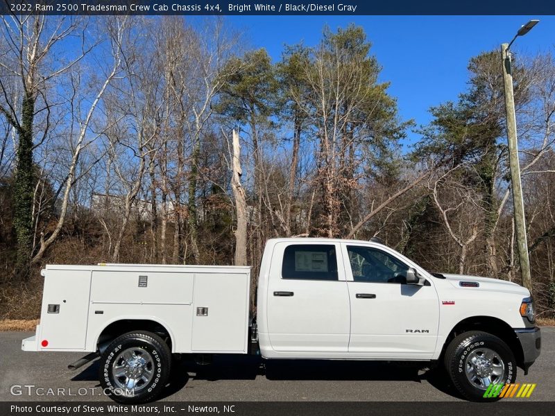 Bright White / Black/Diesel Gray 2022 Ram 2500 Tradesman Crew Cab Chassis 4x4