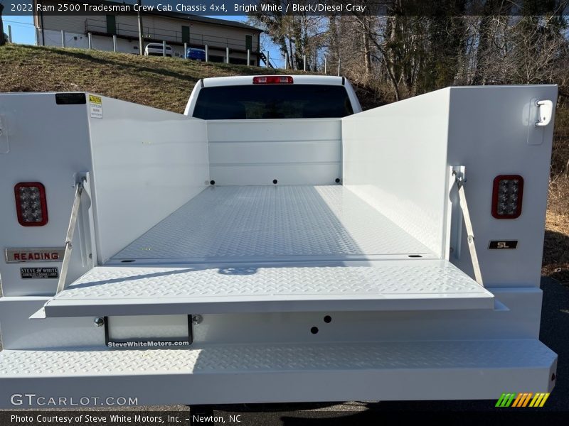 Bright White / Black/Diesel Gray 2022 Ram 2500 Tradesman Crew Cab Chassis 4x4