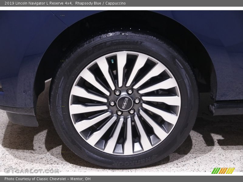  2019 Navigator L Reserve 4x4 Wheel