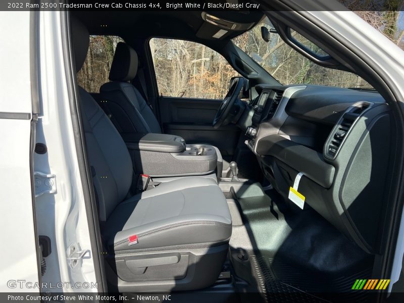 Bright White / Black/Diesel Gray 2022 Ram 2500 Tradesman Crew Cab Chassis 4x4