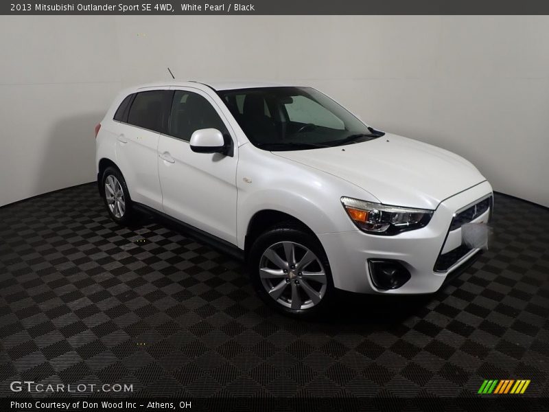 Front 3/4 View of 2013 Outlander Sport SE 4WD