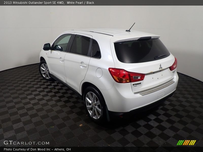 White Pearl / Black 2013 Mitsubishi Outlander Sport SE 4WD