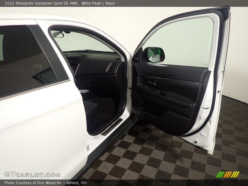 White Pearl / Black 2013 Mitsubishi Outlander Sport SE 4WD