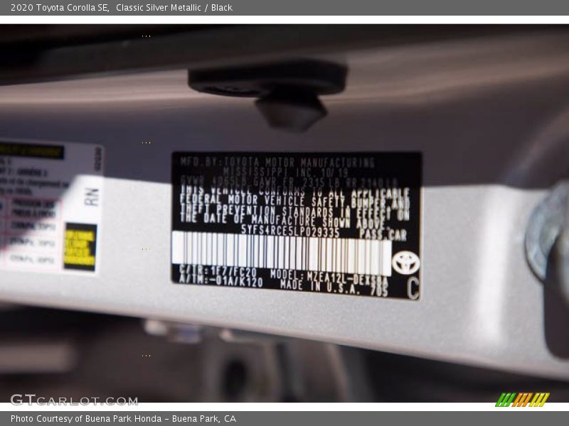Classic Silver Metallic / Black 2020 Toyota Corolla SE
