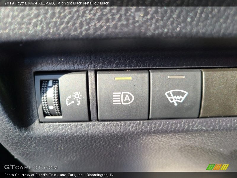Midnight Black Metallic / Black 2019 Toyota RAV4 XLE AWD