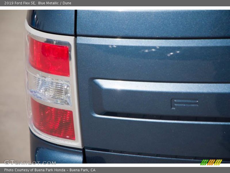 Blue Metallic / Dune 2019 Ford Flex SE
