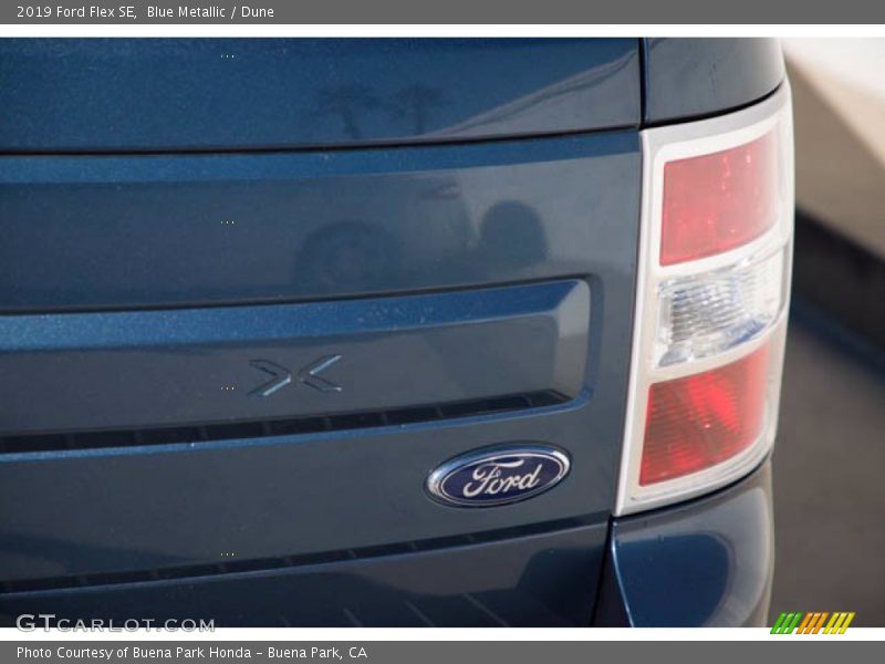 Blue Metallic / Dune 2019 Ford Flex SE