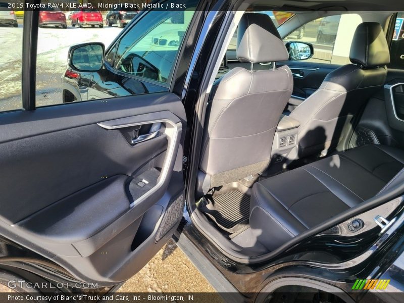 Midnight Black Metallic / Black 2019 Toyota RAV4 XLE AWD