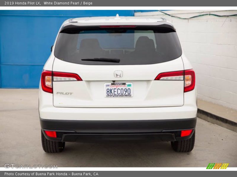 White Diamond Pearl / Beige 2019 Honda Pilot LX