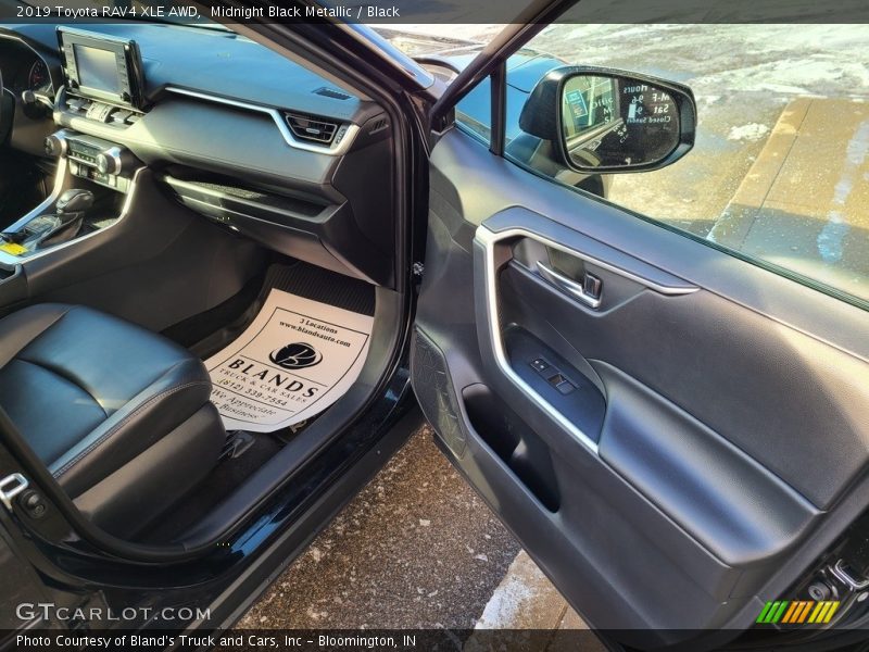 Midnight Black Metallic / Black 2019 Toyota RAV4 XLE AWD