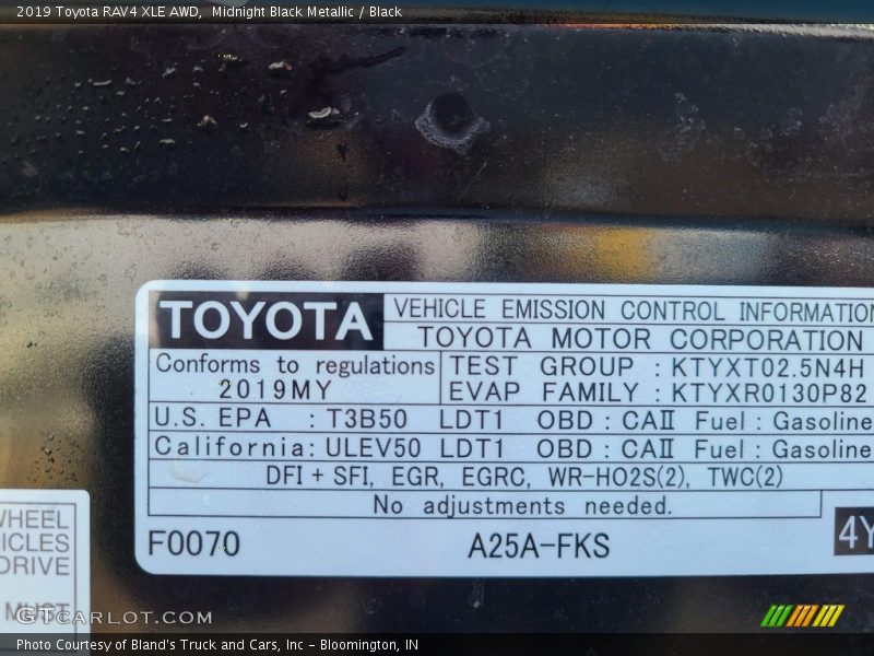 Midnight Black Metallic / Black 2019 Toyota RAV4 XLE AWD