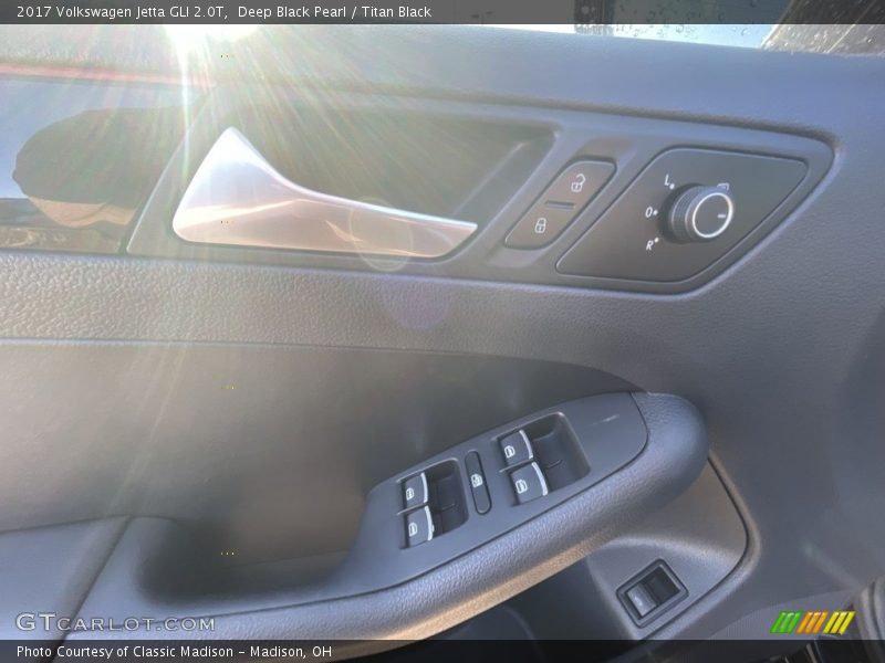 Deep Black Pearl / Titan Black 2017 Volkswagen Jetta GLI 2.0T