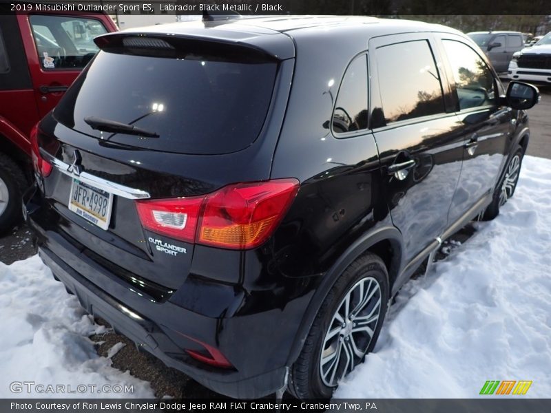 Labrador Black Metallic / Black 2019 Mitsubishi Outlander Sport ES