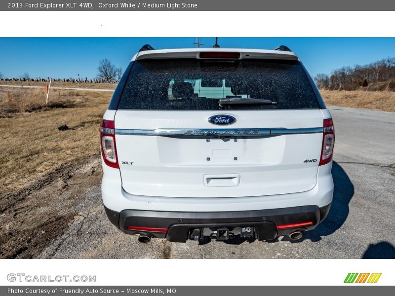 Oxford White / Medium Light Stone 2013 Ford Explorer XLT 4WD