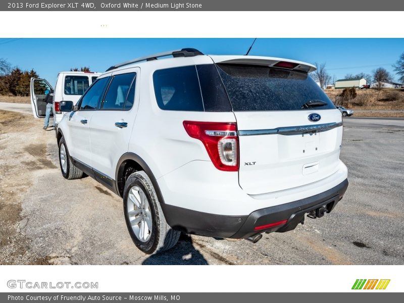 Oxford White / Medium Light Stone 2013 Ford Explorer XLT 4WD