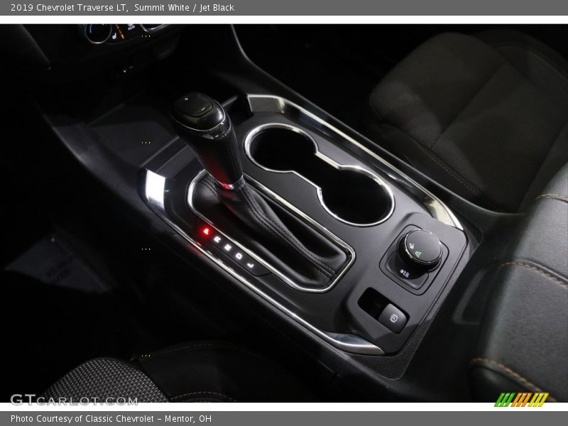 Summit White / Jet Black 2019 Chevrolet Traverse LT