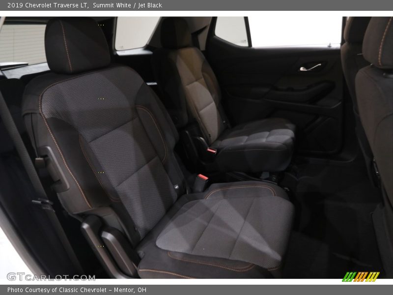 Summit White / Jet Black 2019 Chevrolet Traverse LT
