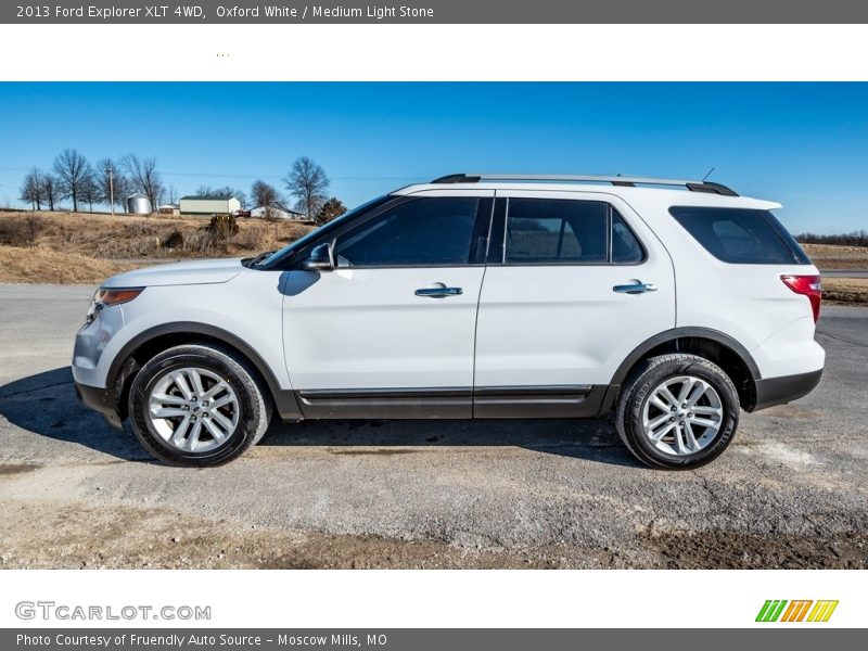 Oxford White / Medium Light Stone 2013 Ford Explorer XLT 4WD