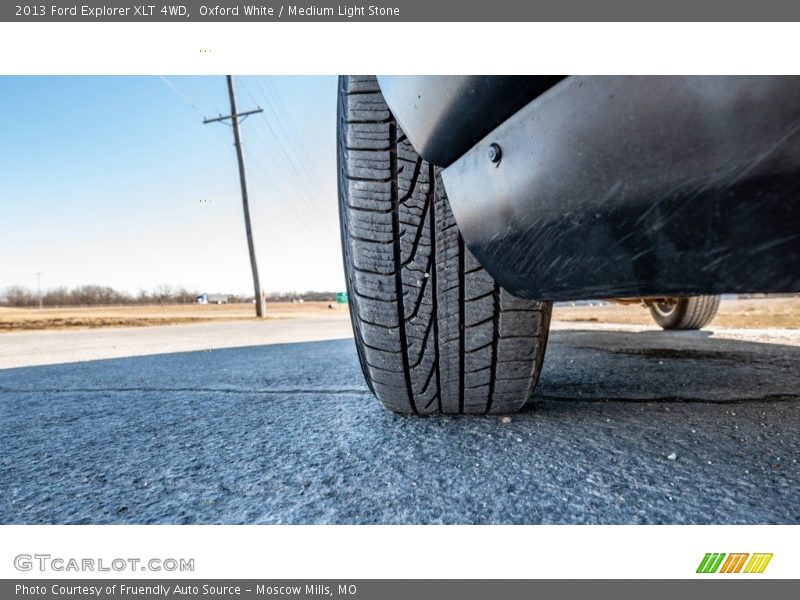 Oxford White / Medium Light Stone 2013 Ford Explorer XLT 4WD