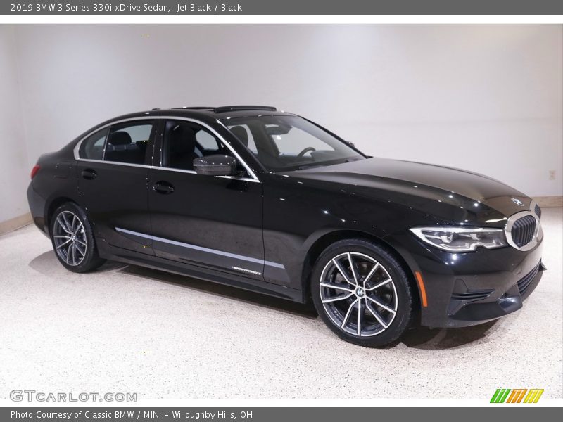 Jet Black / Black 2019 BMW 3 Series 330i xDrive Sedan