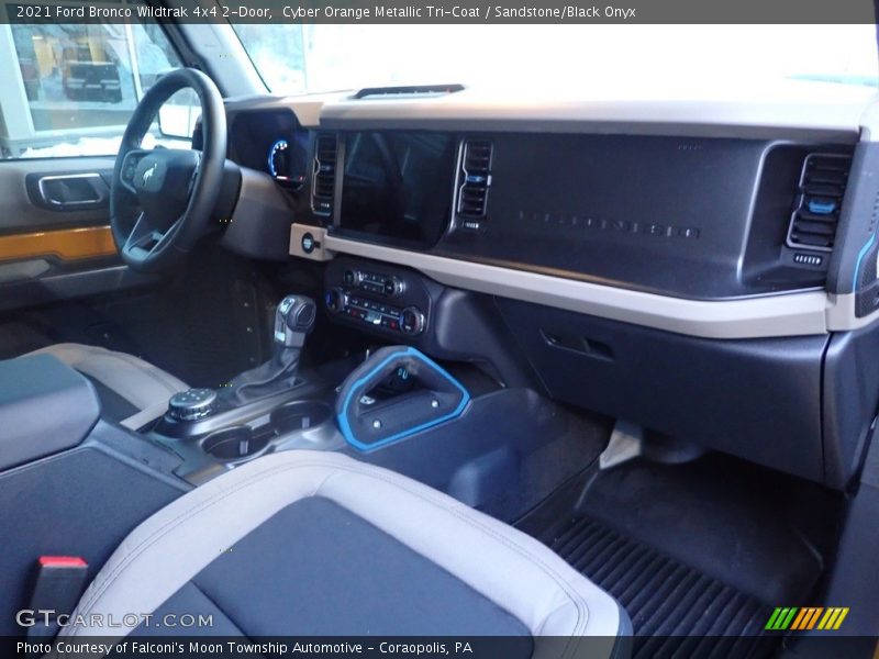 Cyber Orange Metallic Tri-Coat / Sandstone/Black Onyx 2021 Ford Bronco Wildtrak 4x4 2-Door