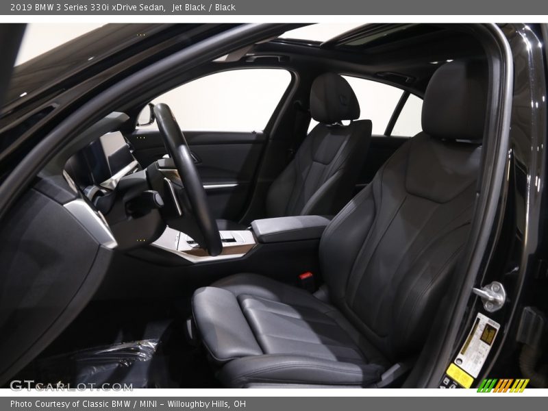 Jet Black / Black 2019 BMW 3 Series 330i xDrive Sedan