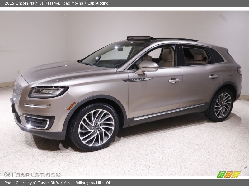 Front 3/4 View of 2019 Nautilus Reserve