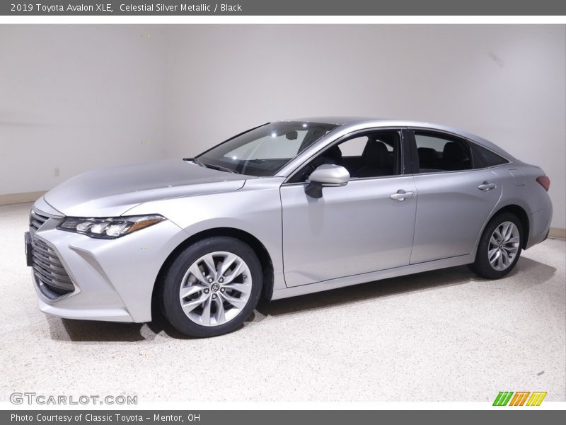 Celestial Silver Metallic / Black 2019 Toyota Avalon XLE