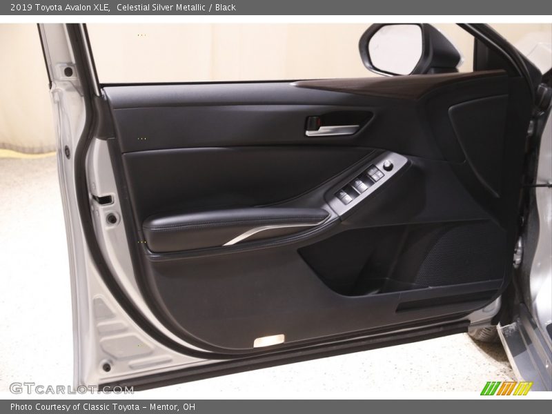 Celestial Silver Metallic / Black 2019 Toyota Avalon XLE