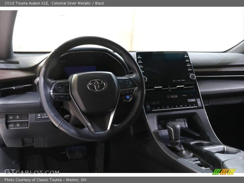 Celestial Silver Metallic / Black 2019 Toyota Avalon XLE
