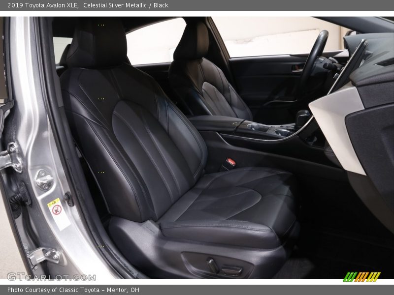 Celestial Silver Metallic / Black 2019 Toyota Avalon XLE