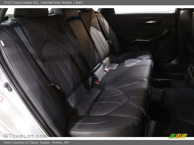 Celestial Silver Metallic / Black 2019 Toyota Avalon XLE