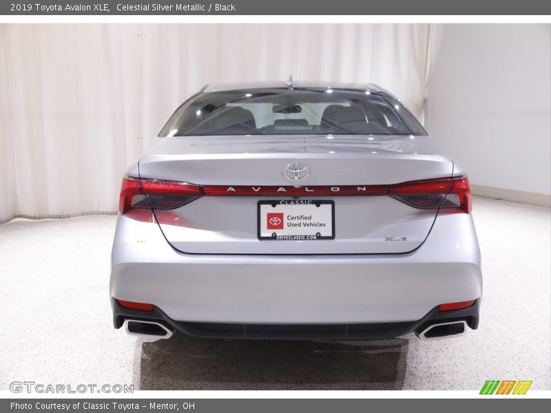 Celestial Silver Metallic / Black 2019 Toyota Avalon XLE