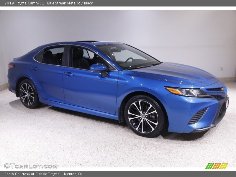 Blue Streak Metallic / Black 2019 Toyota Camry SE