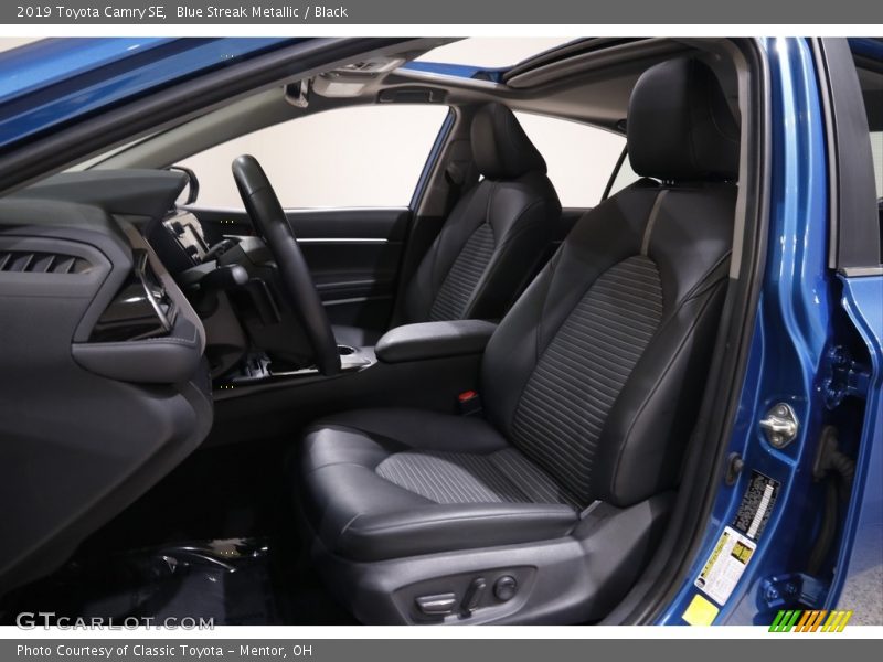 Blue Streak Metallic / Black 2019 Toyota Camry SE