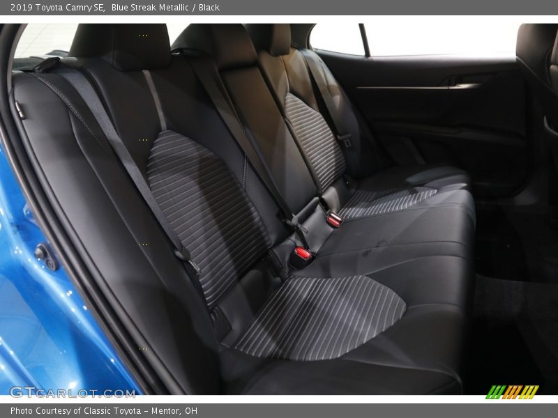 Blue Streak Metallic / Black 2019 Toyota Camry SE