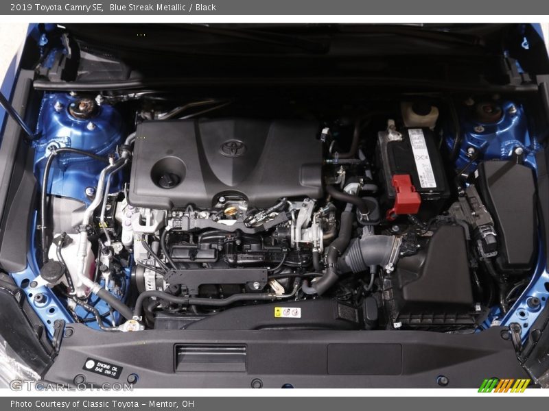 Blue Streak Metallic / Black 2019 Toyota Camry SE