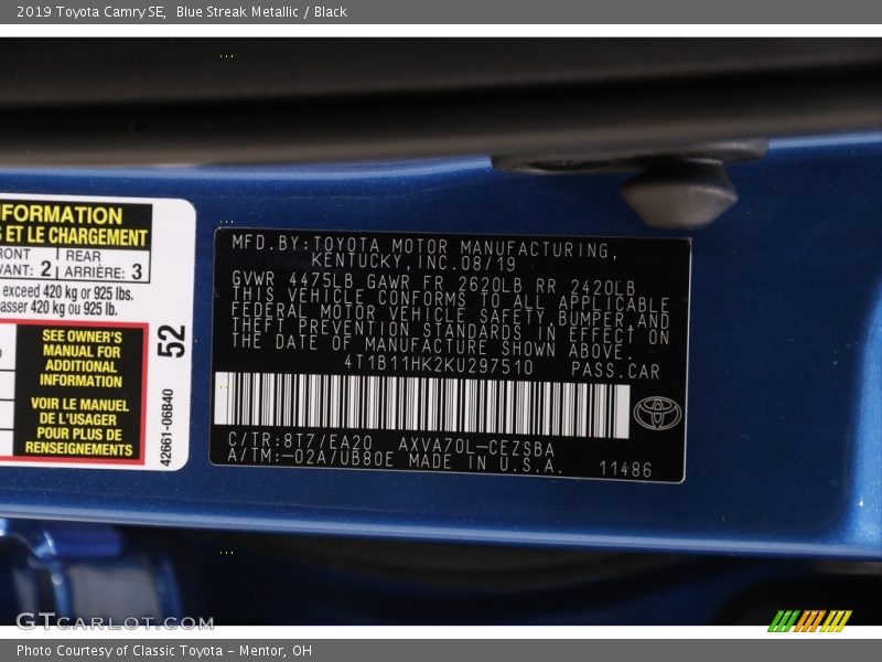 Blue Streak Metallic / Black 2019 Toyota Camry SE